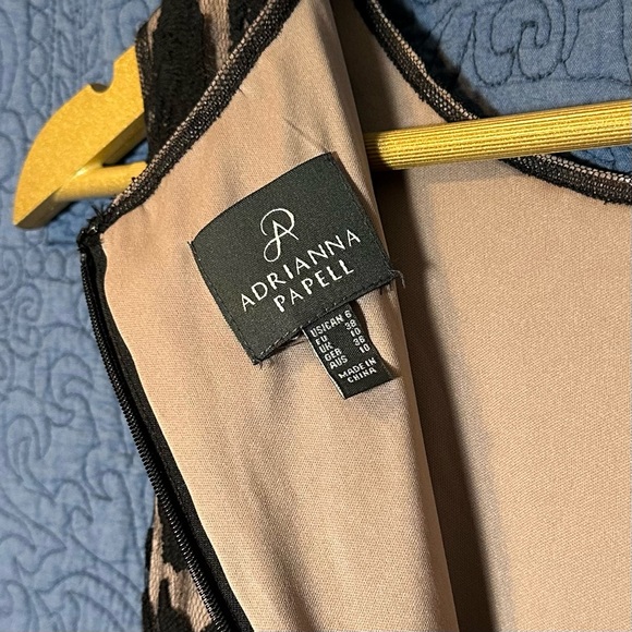 Adrianna Papell Evening Gown. Size 6, Floor Length. Black lace overlay, tan slip - Picture 9 of 11